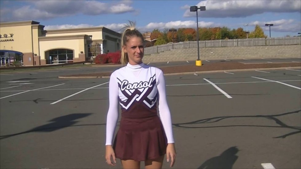 cheerleader_pied_in_public_main.jpg